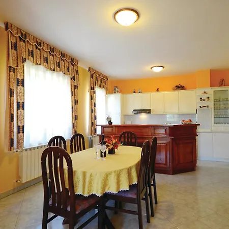 Presika Ii Labin (Istria)